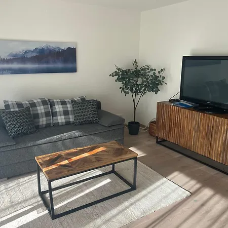 App 3 Min Walk To Seefeld Center